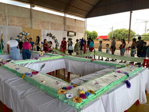 Com 28 metros de bolo, Nova Ubiratã comemora aniversário com munícipes